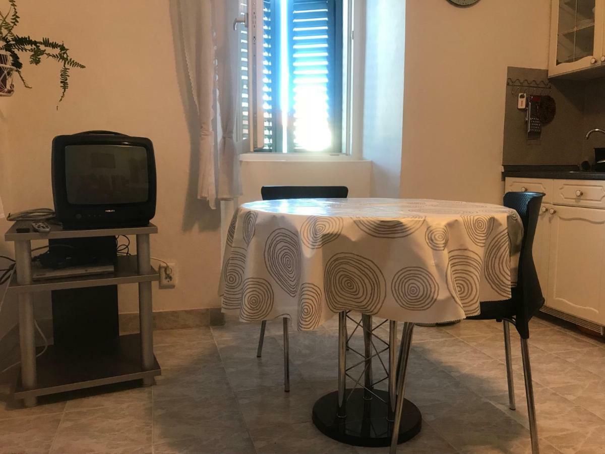 Apartman Gracin Примоштен Екстер'єр фото