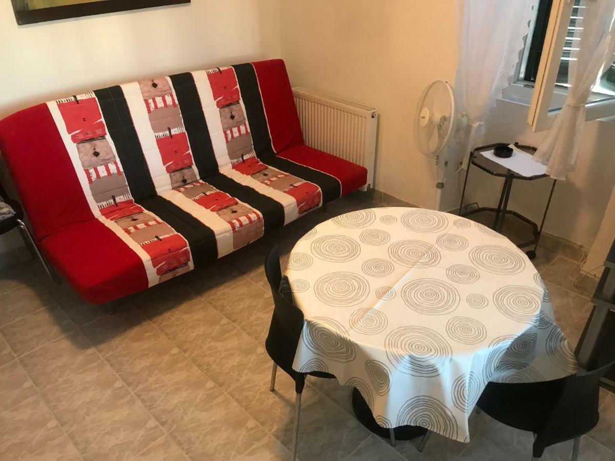Apartman Gracin Примоштен Екстер'єр фото